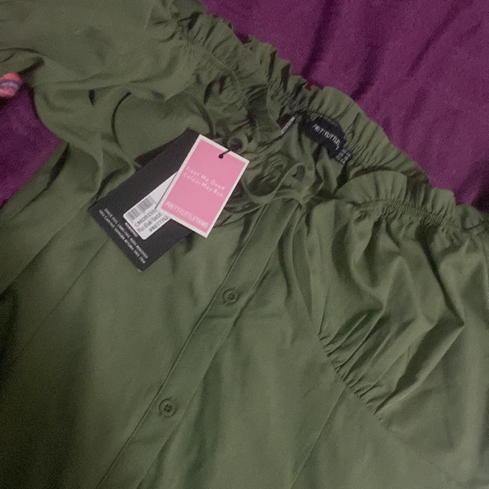 Womens Dress by Pretty littlethings a olive green color size medium - Picture 5 of 9